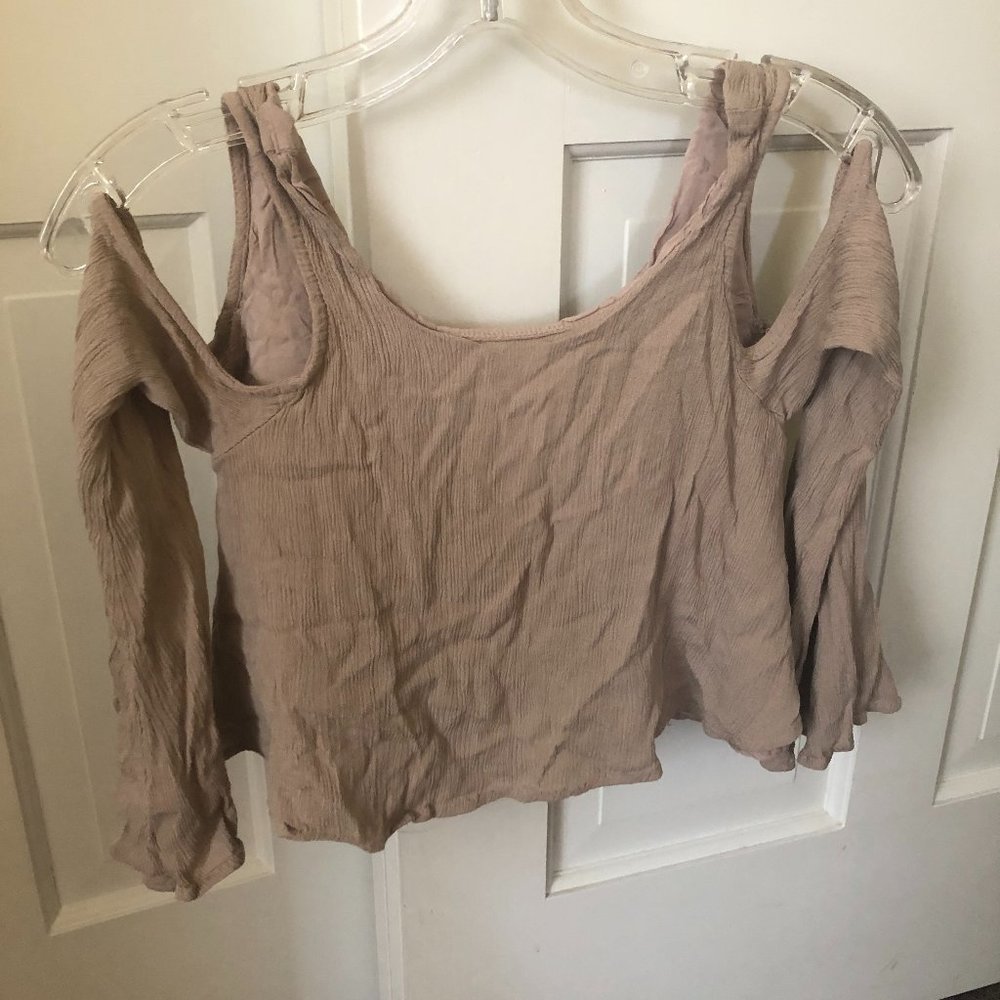Tobi cut out shoulder beige crop top